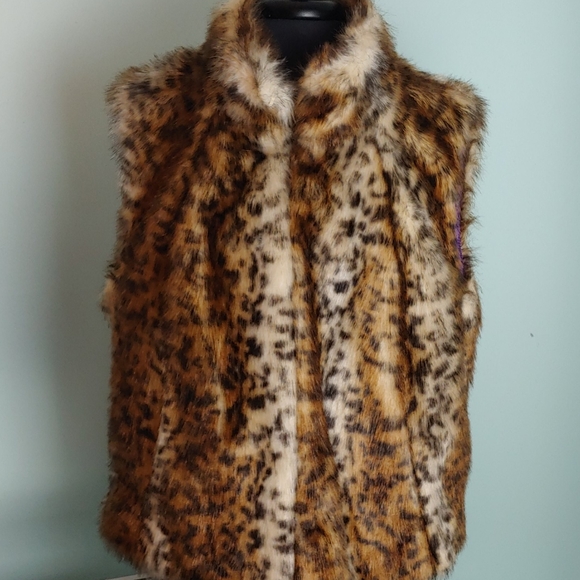 Peter Nygard Jackets & Blazers - Peter Nygard faux fur cheetah print vest
